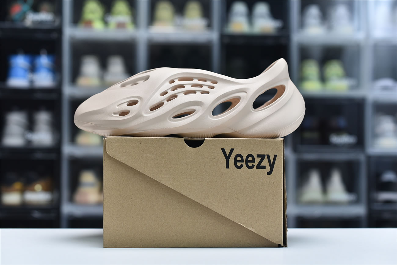 Adidas Yeezy Crocs Clog Foam Runner Colors Beige (7) - newkick.cc