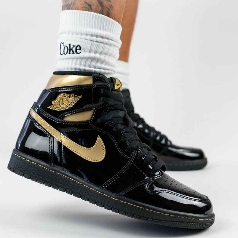 Air Jordan 1 High Og Black Gold Patent Leather New Release Date 555088 032 (6) - newkick.cc