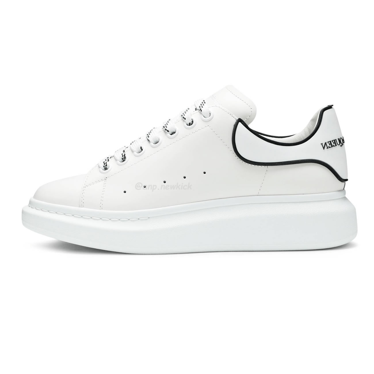 Alexander Mcqueen Oversized Sneaker White Black 625156 Whxmt 9074 (1) - newkick.cc