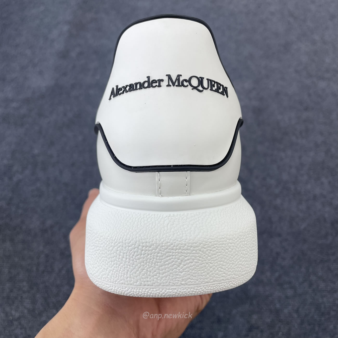 Alexander Mcqueen Oversized Sneaker White Black 625156 Whxmt 9074 (7) - newkick.cc