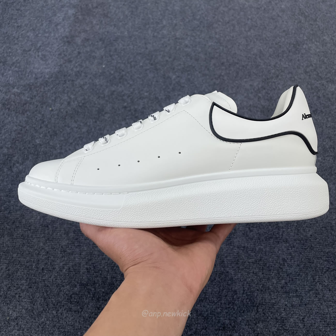 Alexander Mcqueen Oversized Sneaker White Black 625156 Whxmt 9074 (8) - newkick.cc