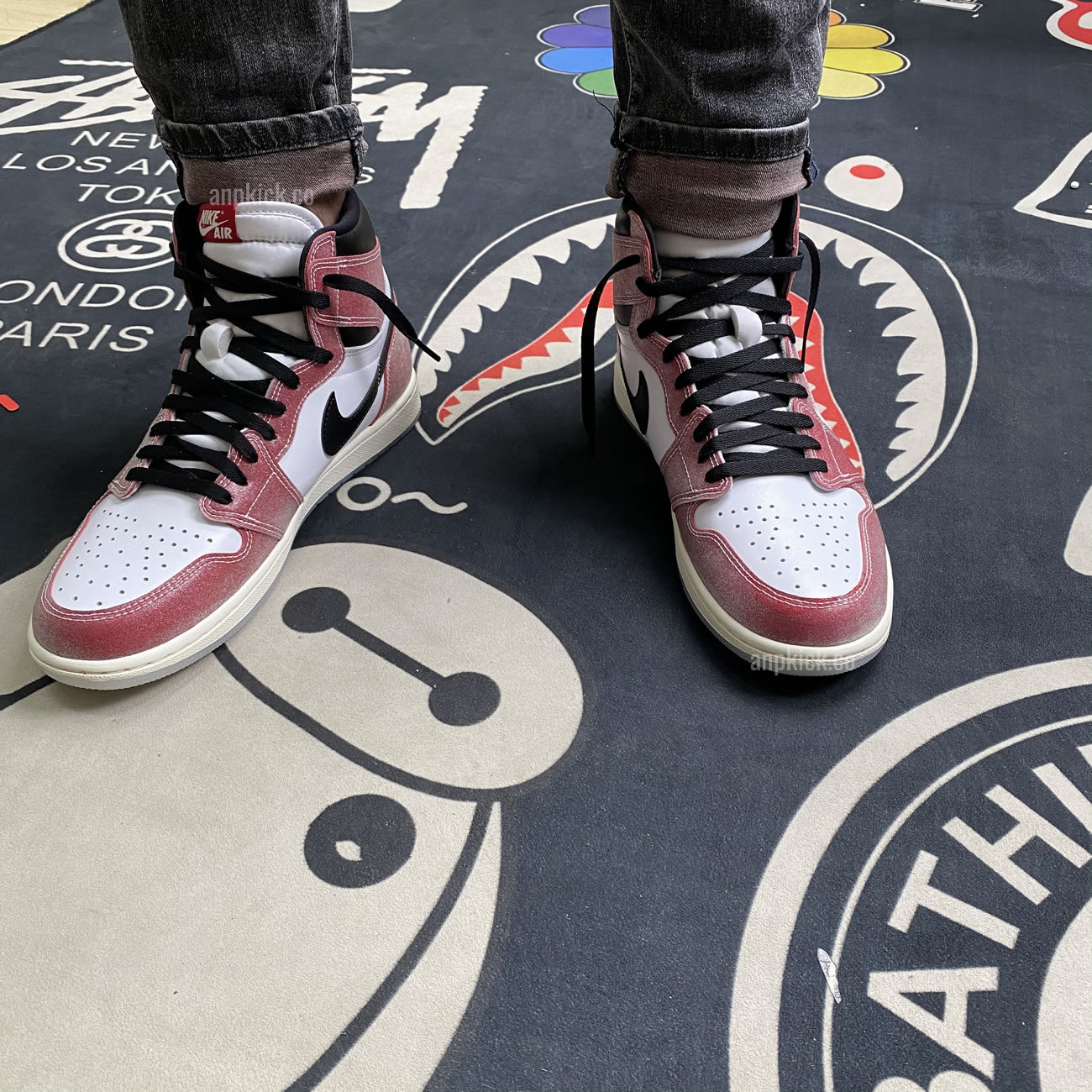 Anpkick Trophy Room Air Jordan 1 High Og Sp Chicago First Look Da2728 100 (7) - newkick.cc