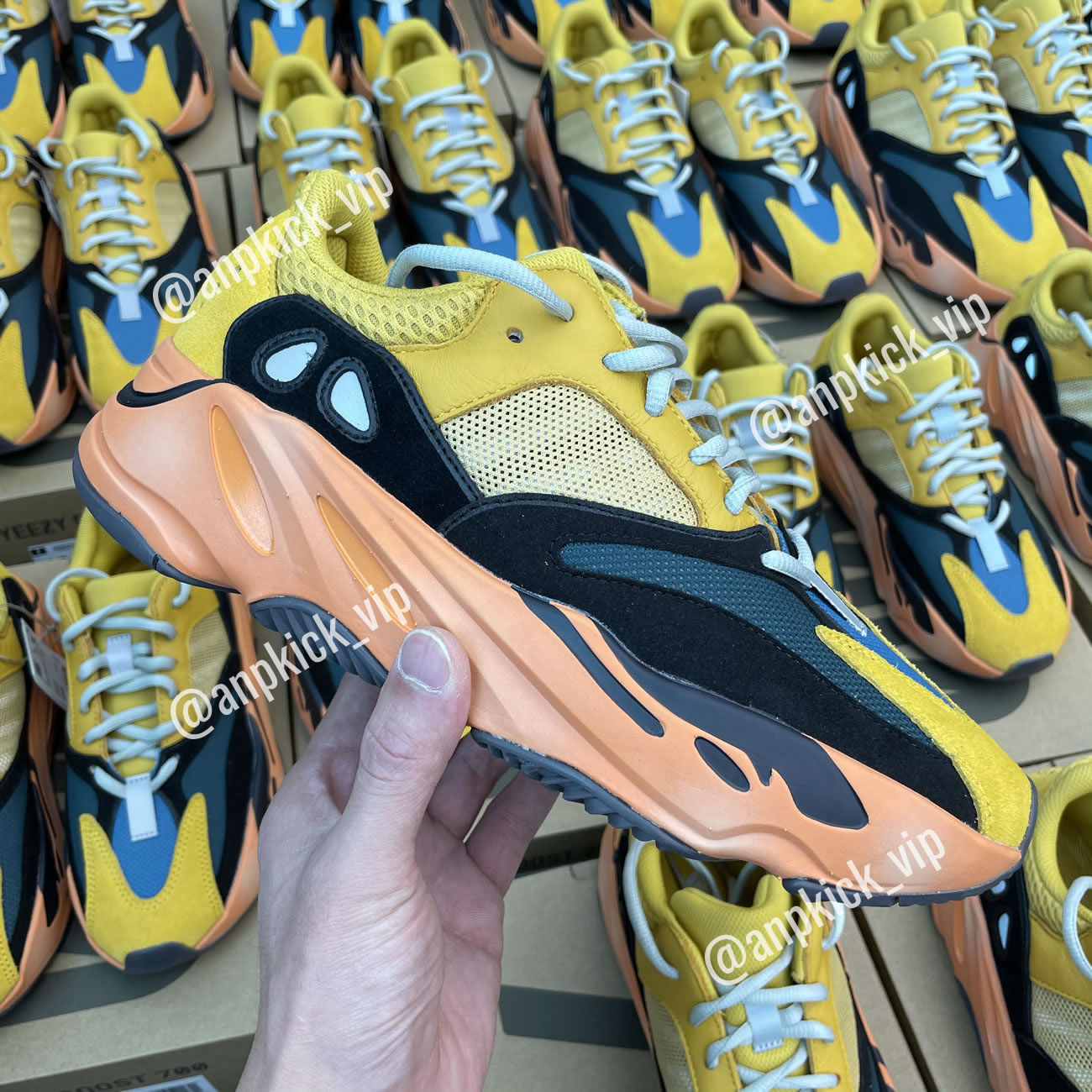 Adidas Anpkick Yeezy Boost 700 Sun Gz6984 (1) - newkick.cc