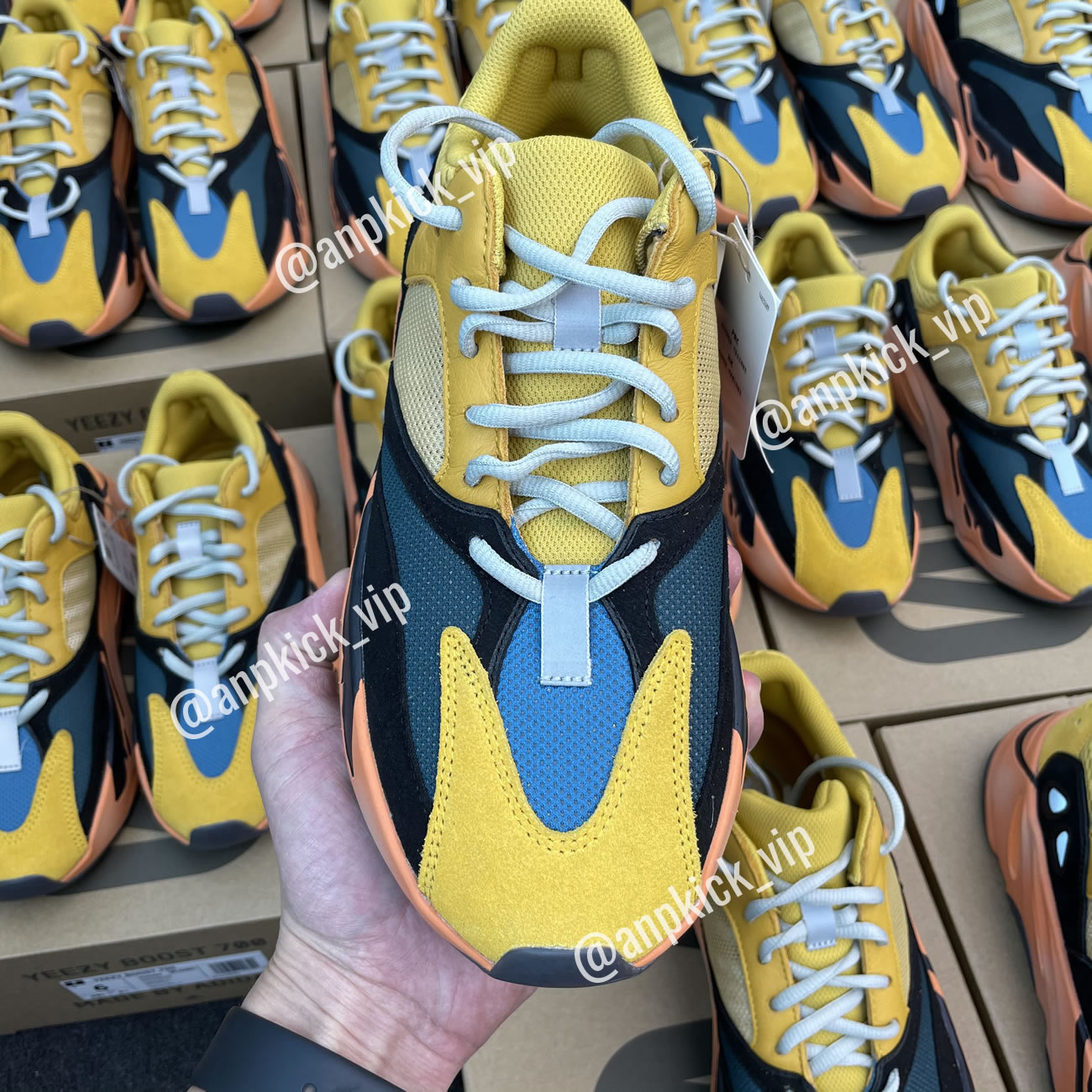 Adidas Anpkick Yeezy Boost 700 Sun Gz6984 (2) - newkick.cc