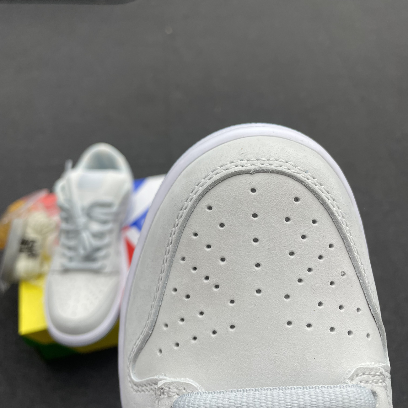 Nike Sb Dunk Low White Lobster Friends And Family Fd8776 100 (5) - newkick.cc