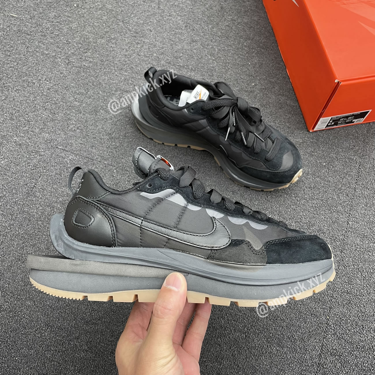 Anpkick Sacai Nike Vaporwaffle Black Gum Dd1875 001 (2) - newkick.cc