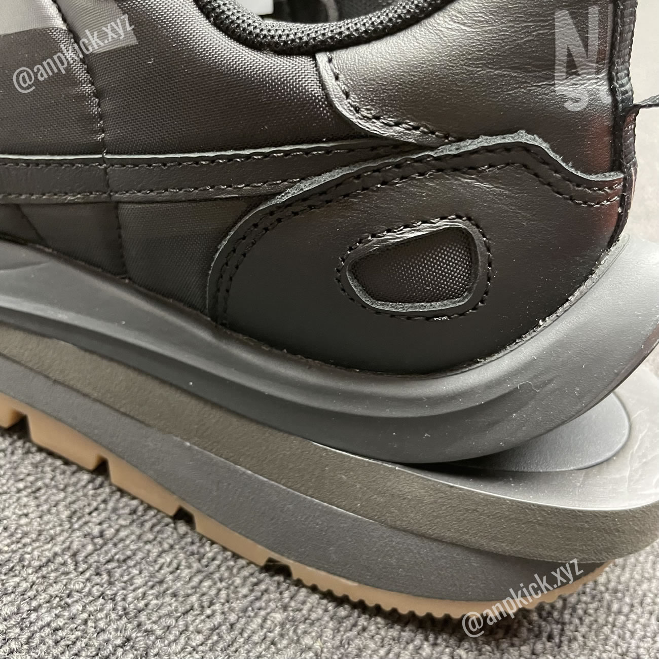 Anpkick Sacai Nike Vaporwaffle Black Gum Dd1875 001 (6) - newkick.cc