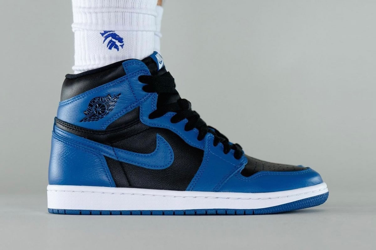 Air Jordan 1 Retro High Og Dark Marina Blue On Feet 555088 404 (1) - newkick.cc