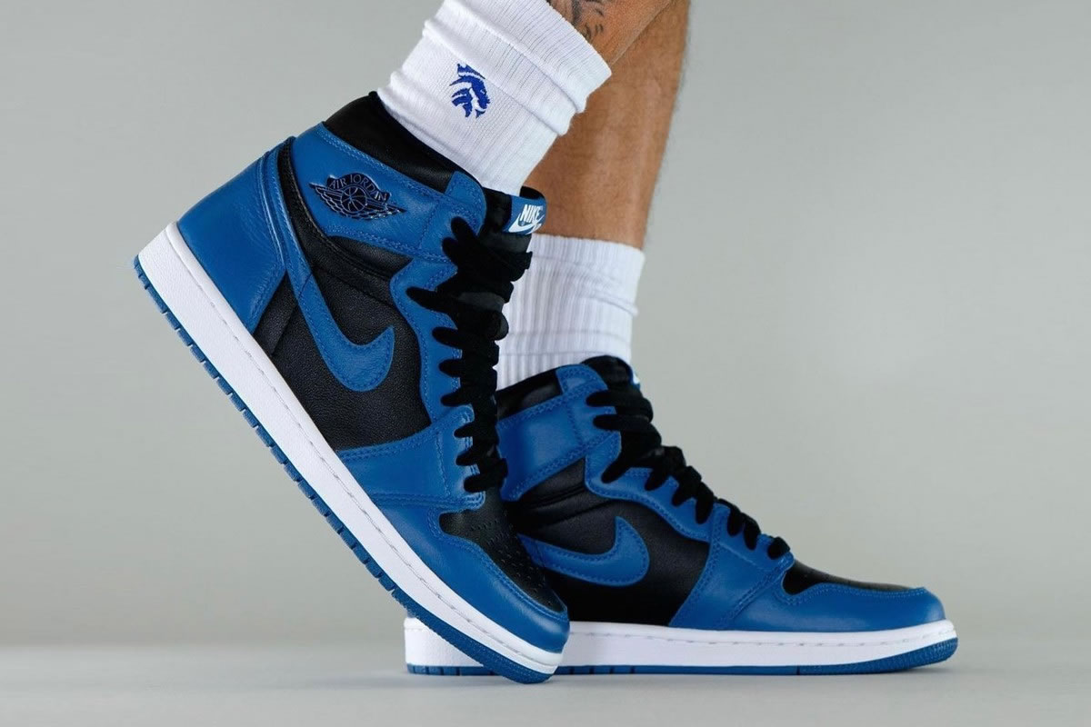 Air Jordan 1 Retro High Og Dark Marina Blue On Feet 555088 404 (2) - newkick.cc