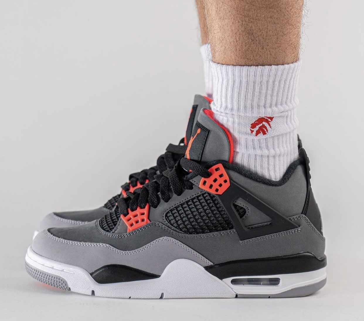 Air Jordan 4 Infrared 23 Dh6927 061 On Feet (1) - newkick.cc