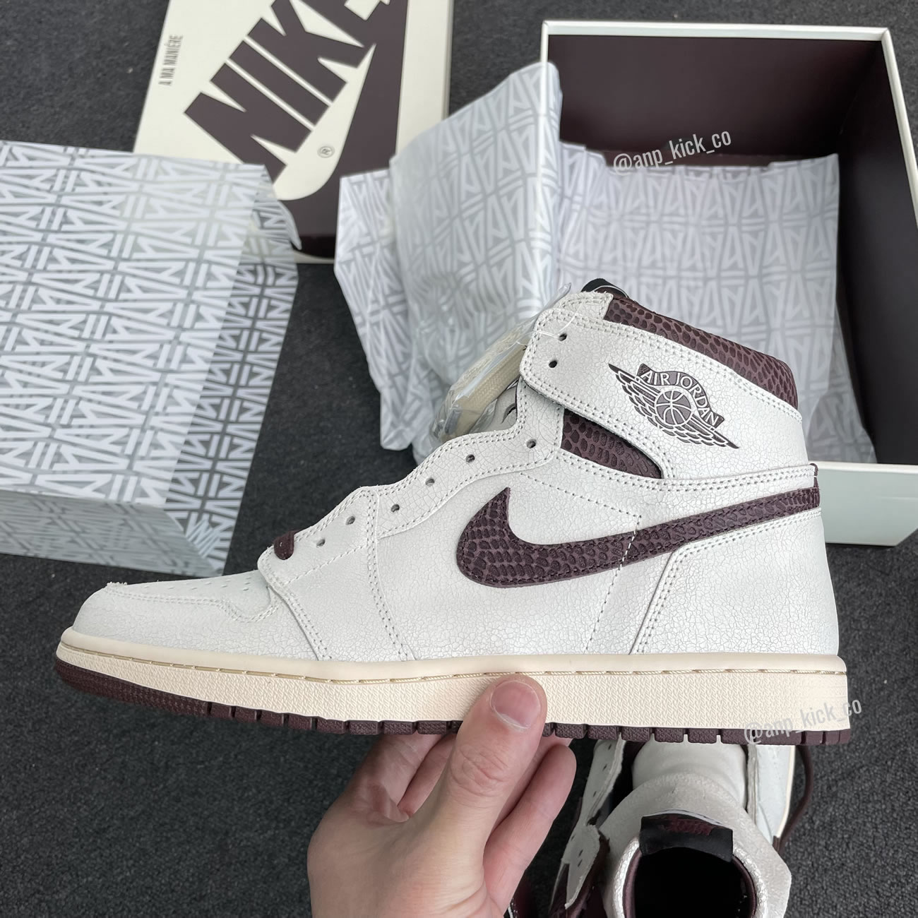 A Ma Maniere Air Jordan 1 High Og Sail And Burgundy Anpkick Do7097 100 (2) - newkick.cc