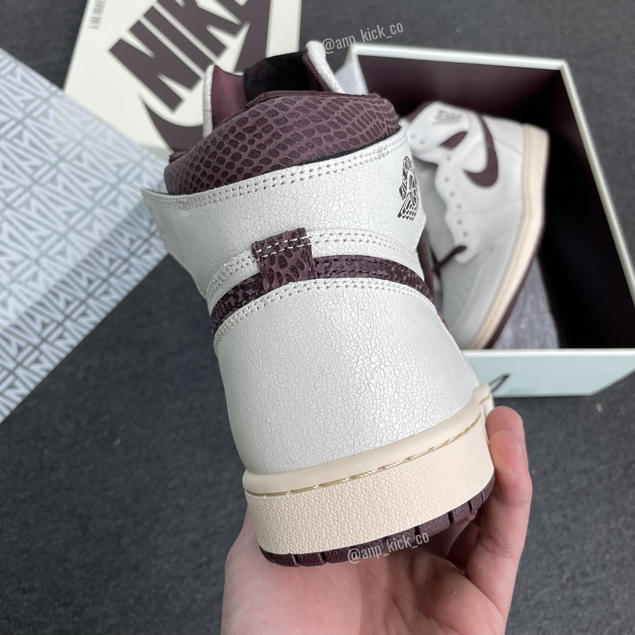 A Ma Maniere Air Jordan 1 High Og Sail And Burgundy Anpkick Do7097 100 (7) - newkick.cc