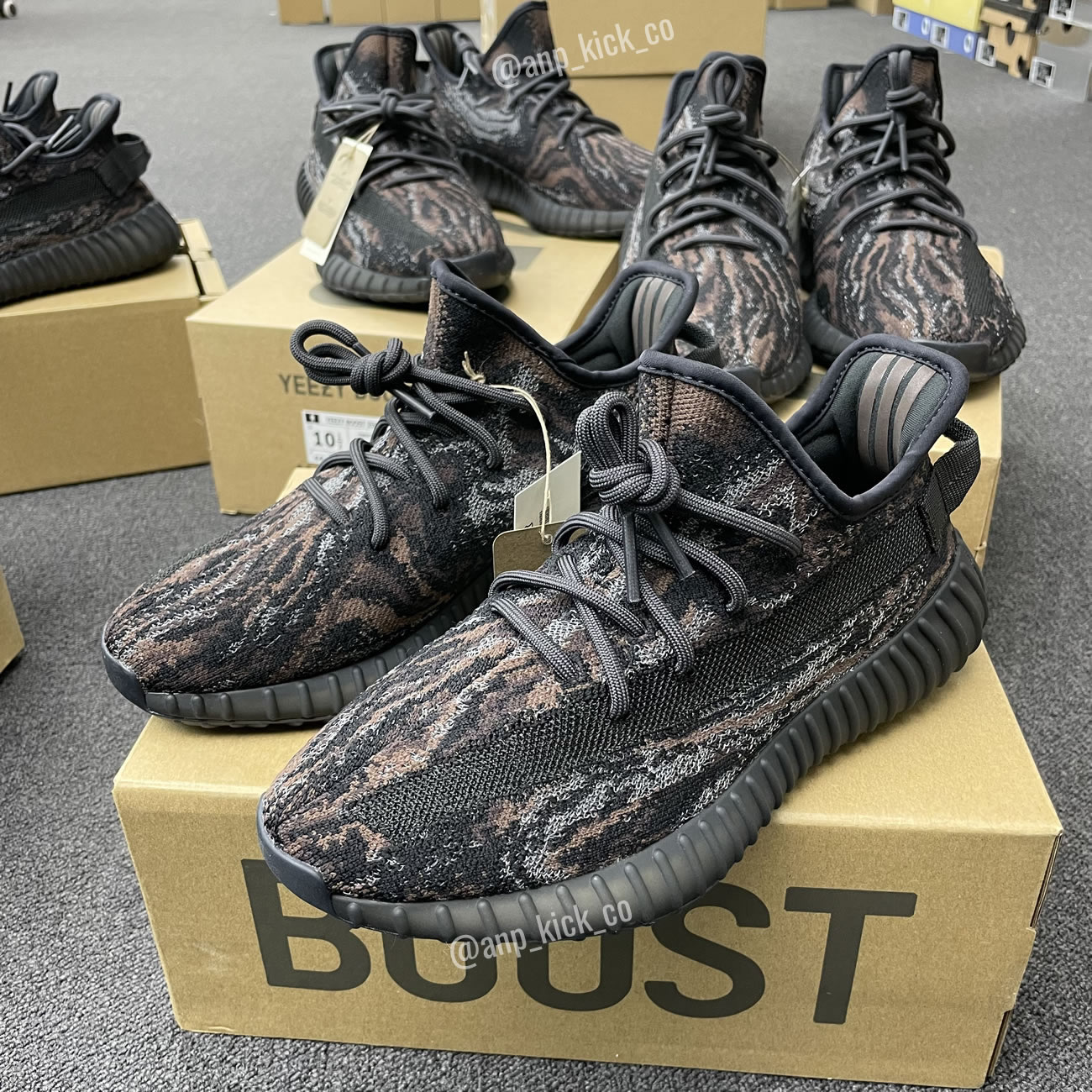 Adidas Yeezy Boost 350 V2 Mx Rock Anpkick Gw3774 (1) - newkick.cc