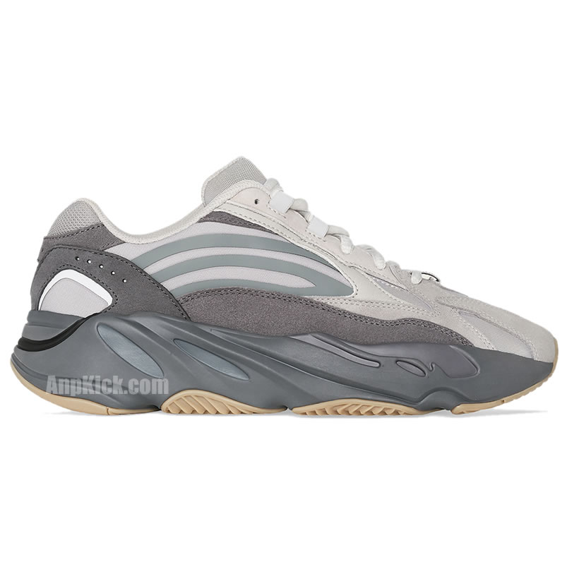 Adidas Yeezy Boost 700 V2 Tephra On Feet Outfit Style Fu7914 (2) - newkick.cc