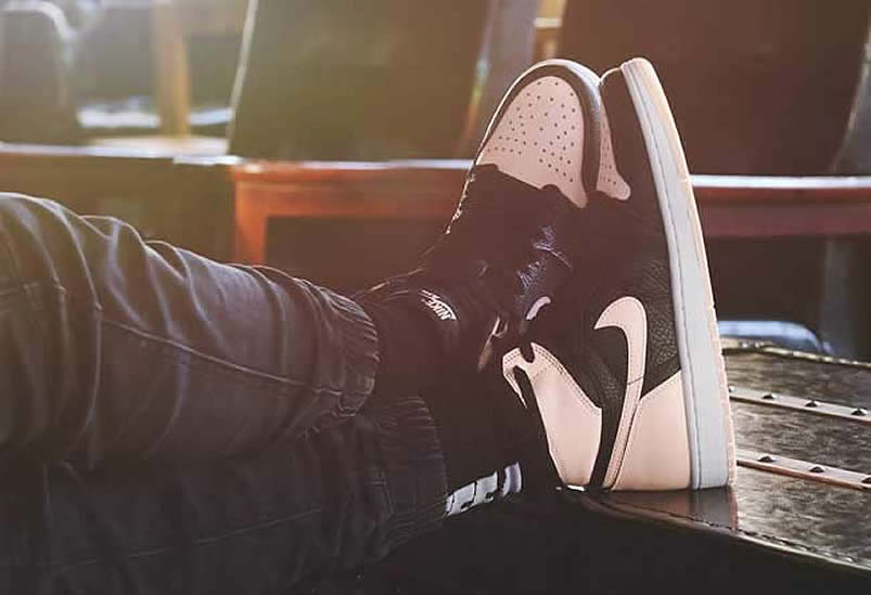 Air Jordan 1 Crimson Tint For Sale On Feet Aj1 Hyper Pink And Black 555088 081 (1) - newkick.cc