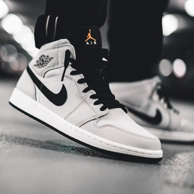 Air Jordan 1 Mid SE Light Bone On Feet Retro 1s AJ1 Shoes 852542-002