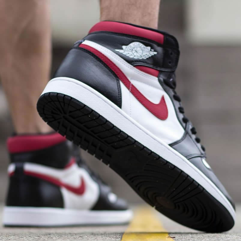 Air Jordan 1 Retro High Og Gym Red 2019 555088 061 On Feet (3) - newkick.cc