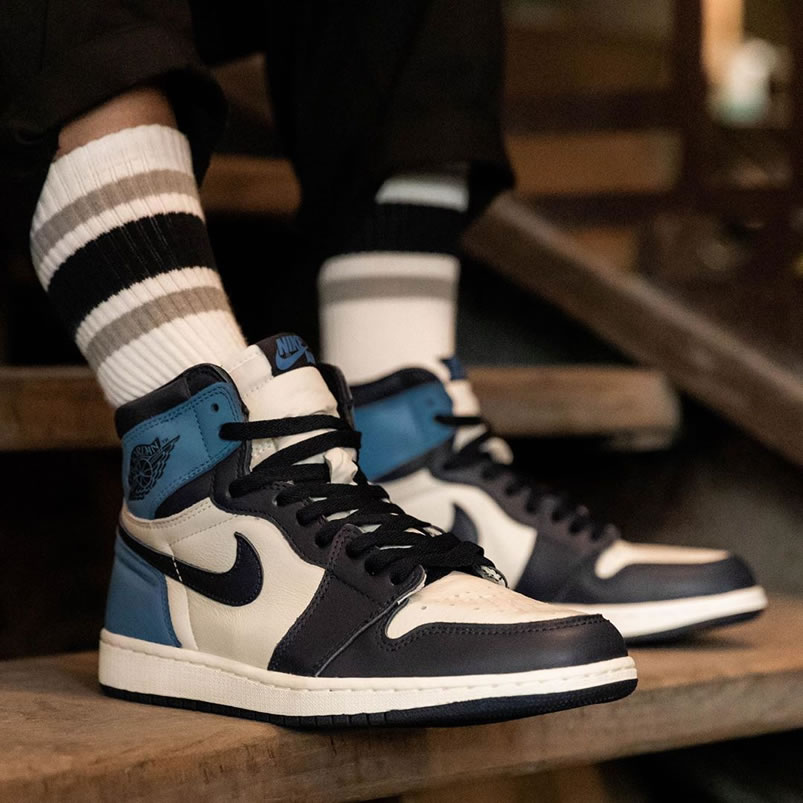 Air Jordan 1 Retro High Og Obsidian On Feet University Blue Unc 555088 140 (1) - newkick.cc