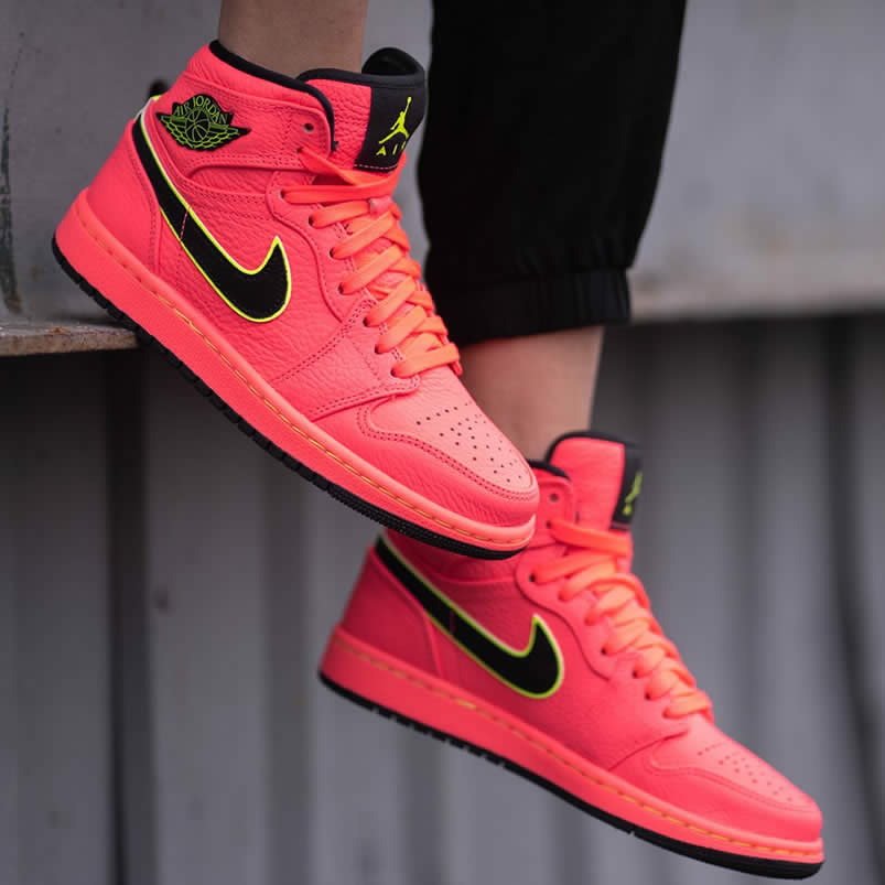 Air Jordan 1 Retro Premium Hot Punch On Feet Pink Pics Womens Aq9131 600 (2) - newkick.cc