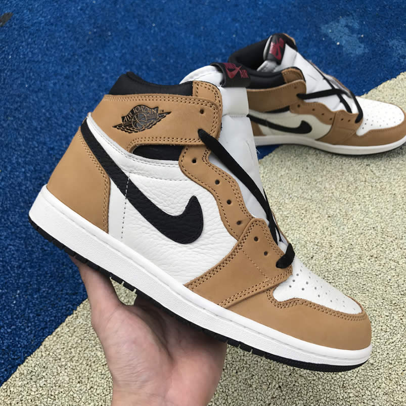 Air Jordan 1 'Rookie Of The Year' Pics 555088-700