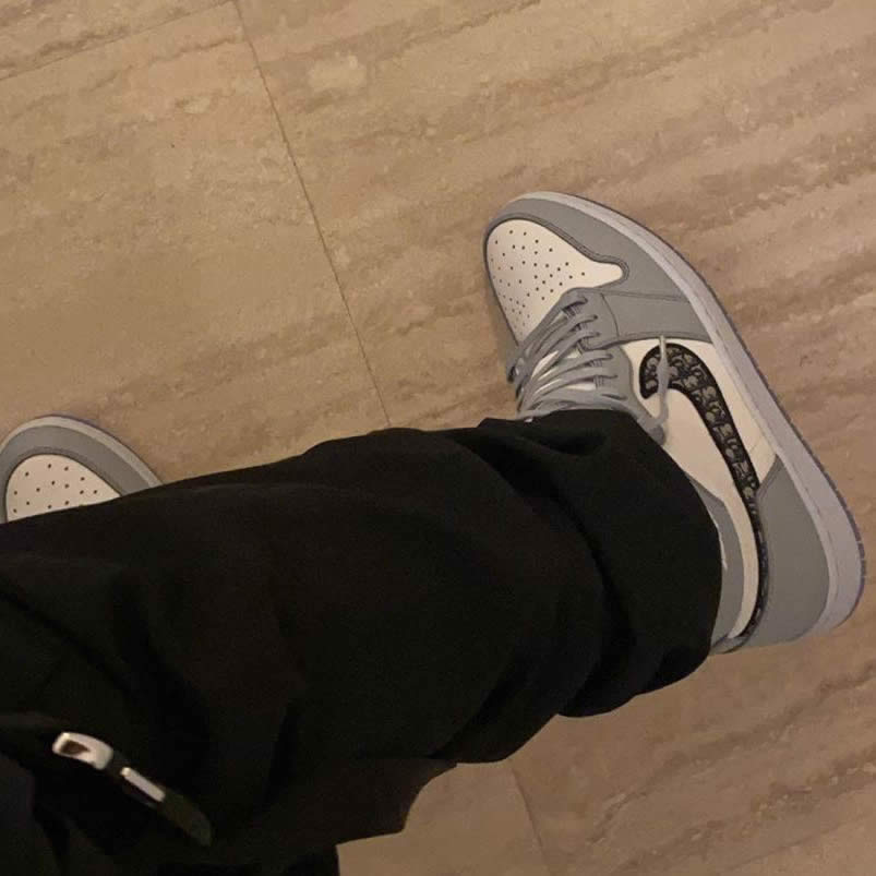 Dior Air Jordan 1 High Og Price Aj1 On Feet Release Date (3) - newkick.cc