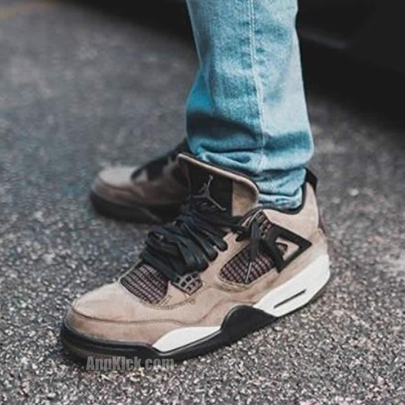 Travis Scott Olive Air Jordan 4 On Feet (1) - newkick.cc