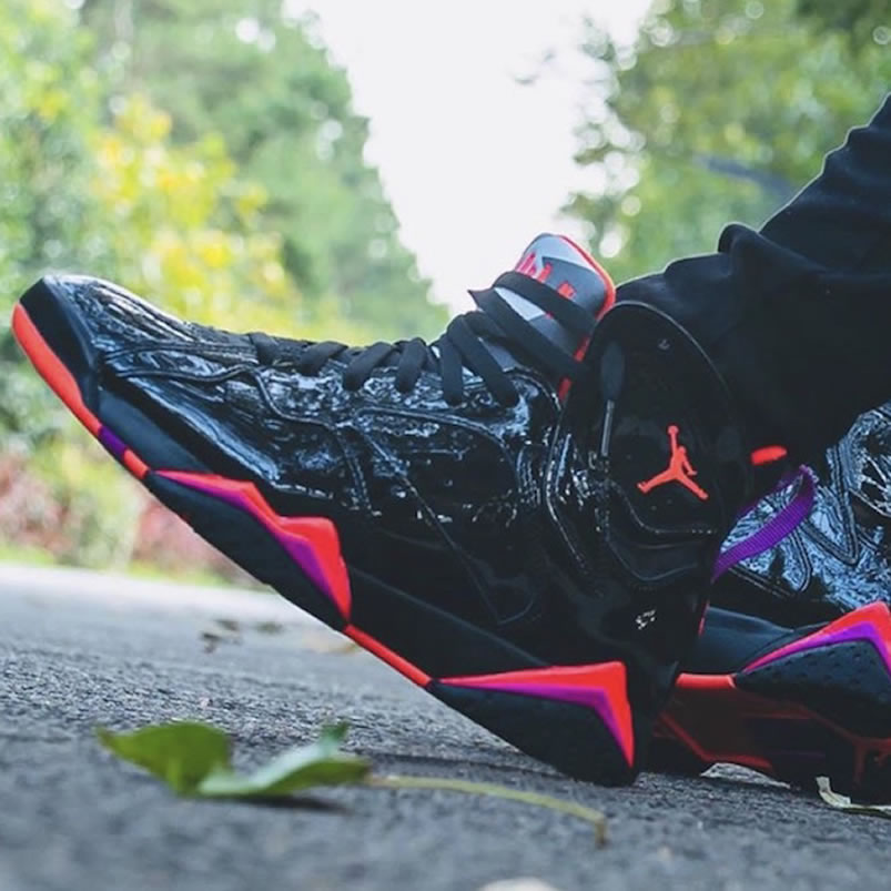 Air Jordan 7 Wmns Black Patent Leather Shoes On Feet Release Date 313358 006 (1) - newkick.cc