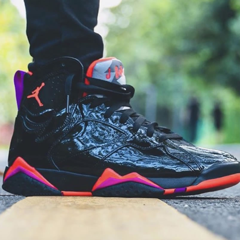 Air Jordan 7 Wmns Black Patent Leather Shoes On Feet Release Date 313358 006 (3) - newkick.cc