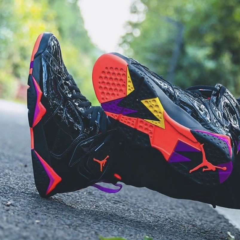 Air Jordan 7 Wmns Black Patent Leather Shoes On Feet Release Date 313358 006 (4) - newkick.cc