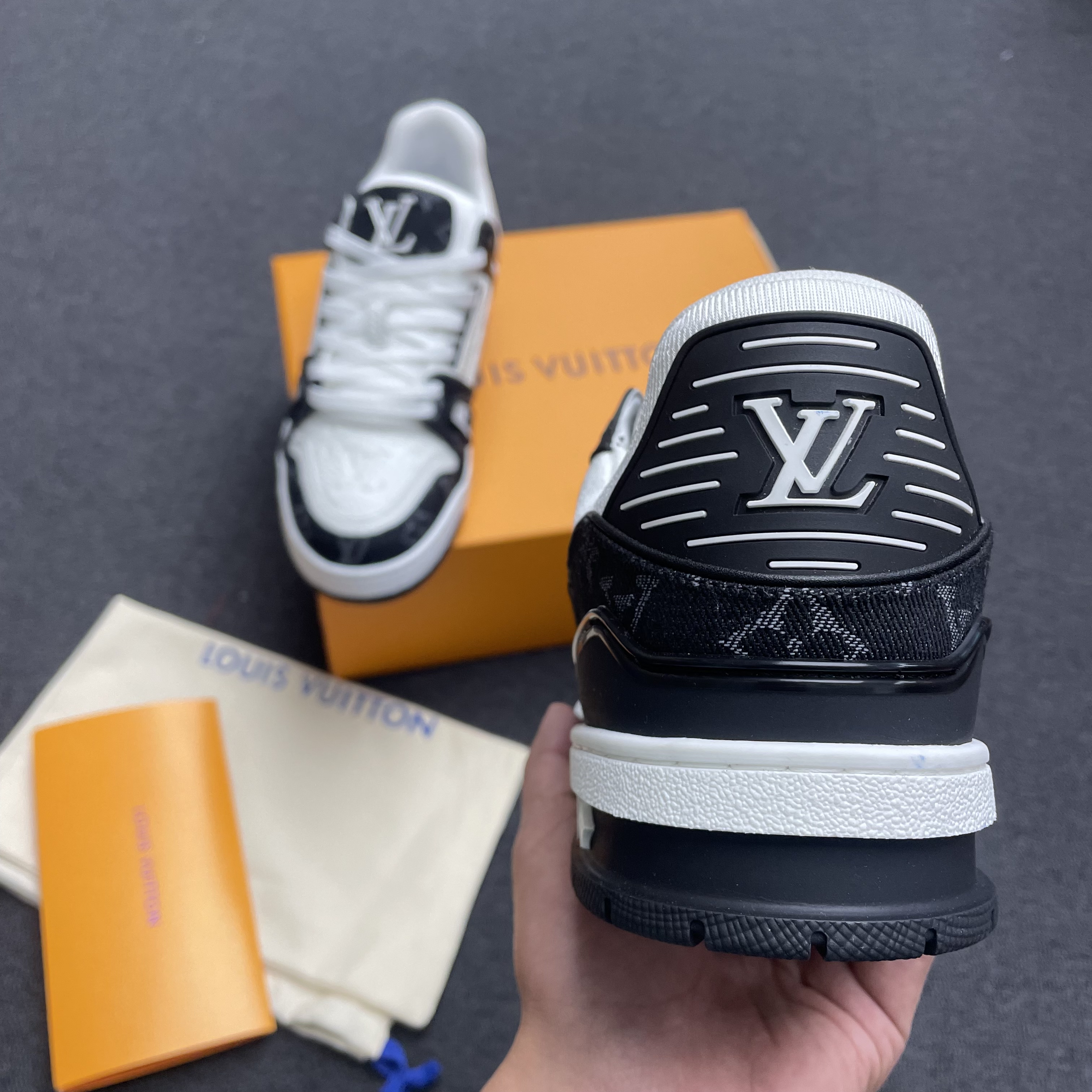 Louis Vuitton Lv Trainer White Black White 1a9jgb (3) - newkick.cc