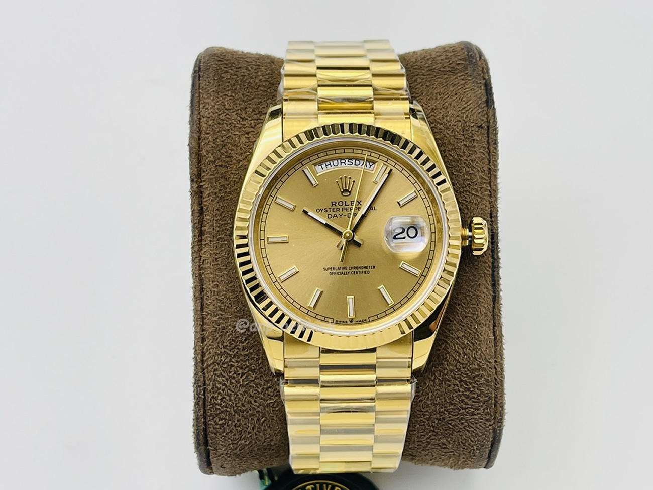 Rolex Day Date Olive Green Cherry Red Dial Bright Blue Bright Black Champagne Colour Olive Green 228239 (87) - newkick.cc