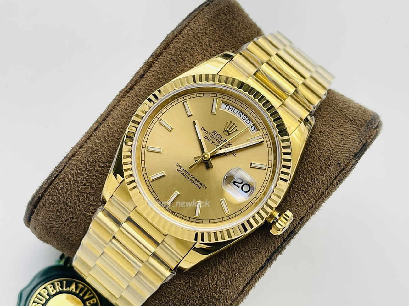 Rolex Day Date Olive Green Cherry Red Dial Bright Blue Bright Black Champagne Colour Olive Green 228239 (93) - newkick.cc