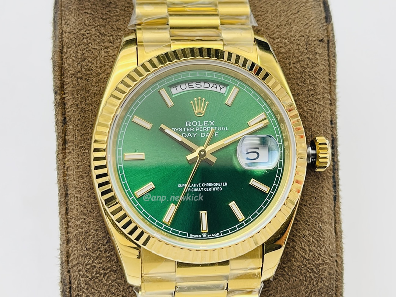 Rolex Day Date Olive Green Cherry Red Dial Bright Blue Bright Black Champagne Colour Olive Green 228239 (99) - newkick.cc