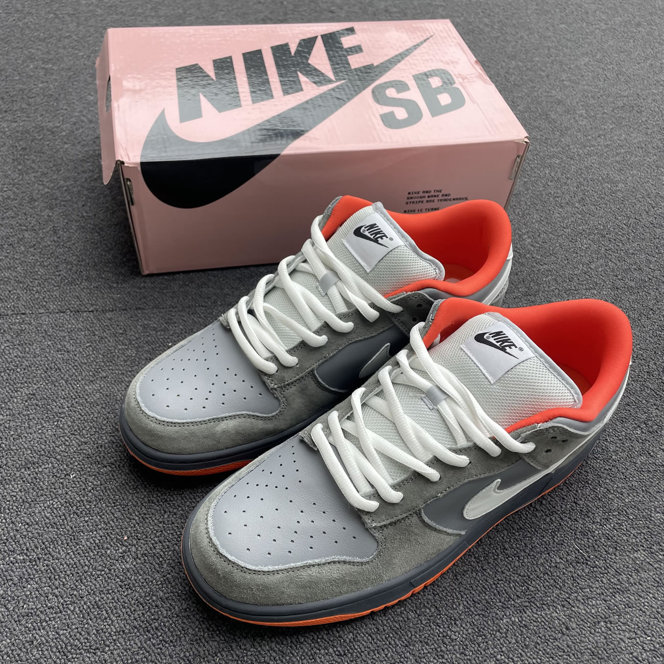 Nike Sb Dunk Low Staple Nyc Pigeon 304292 011 (11) - newkick.cc