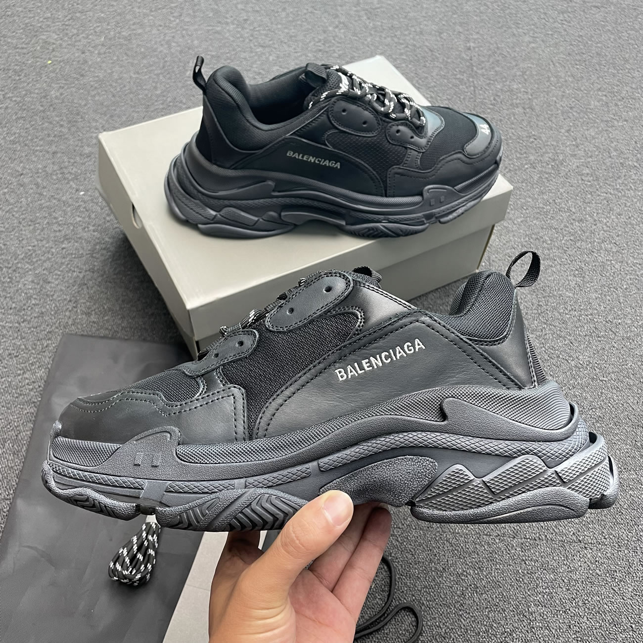 Balenciaga Triple S Triple Black 2018 Reissue Pre Distressed 512176 W09o1 1000 (4) - newkick.cc