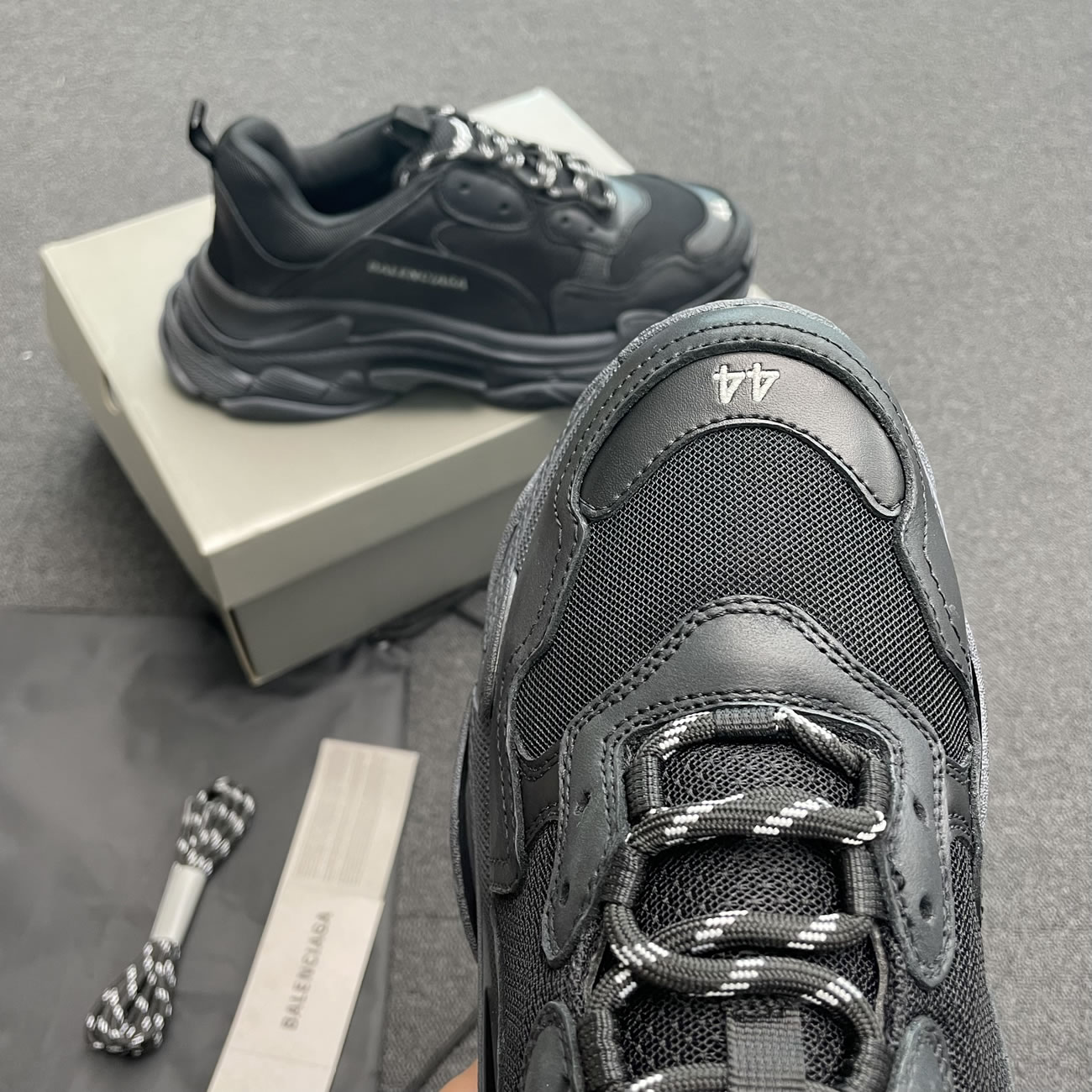 Balenciaga Triple S Triple Black 2018 Reissue Pre Distressed 512176 W09o1 1000 (5) - newkick.cc