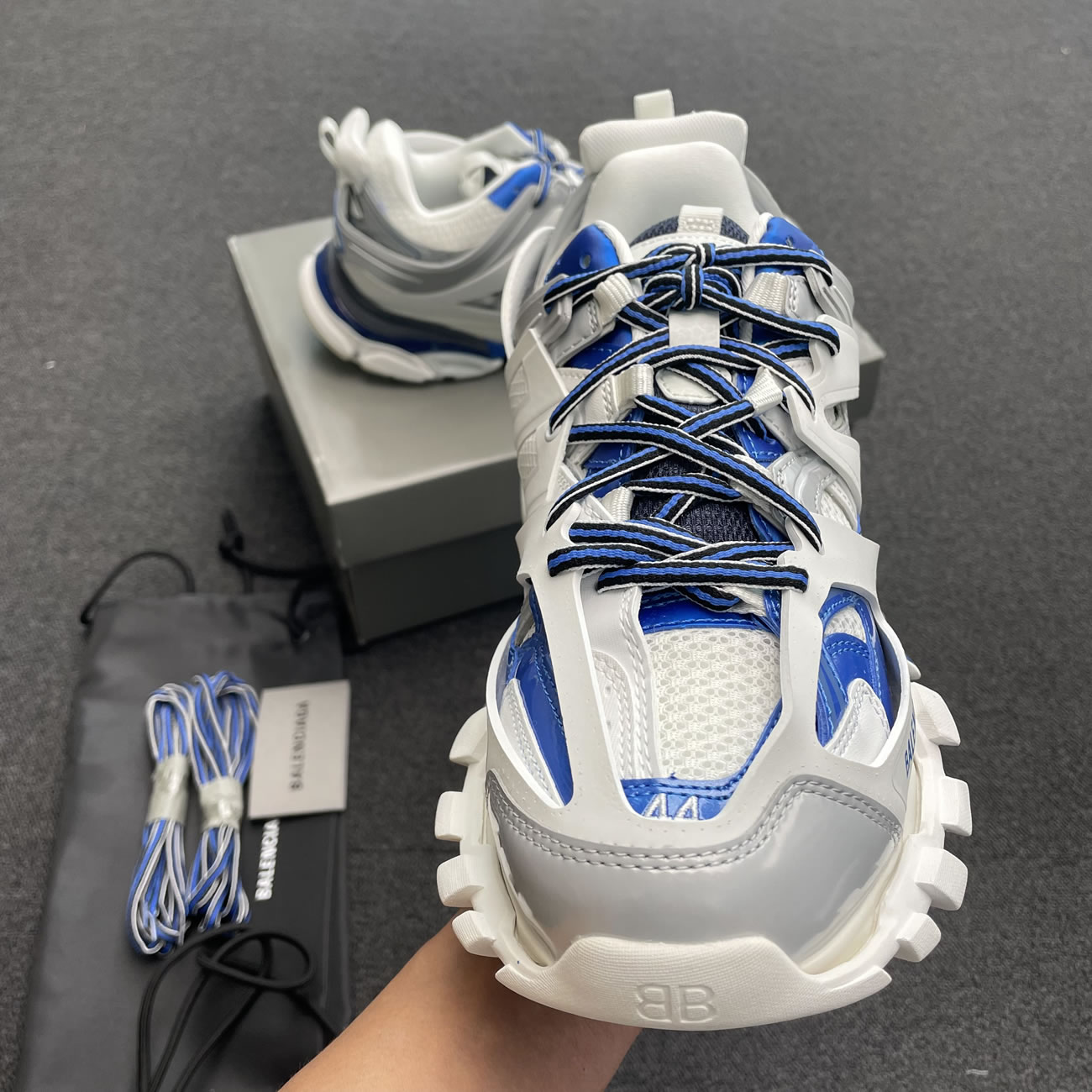 Balenciaga Track White Blue 542023w2fs99051 (4) - newkick.cc