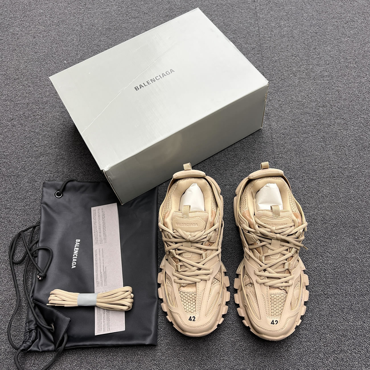 Balenciaga Track Beige W 542436w2la19870 (2) - newkick.cc