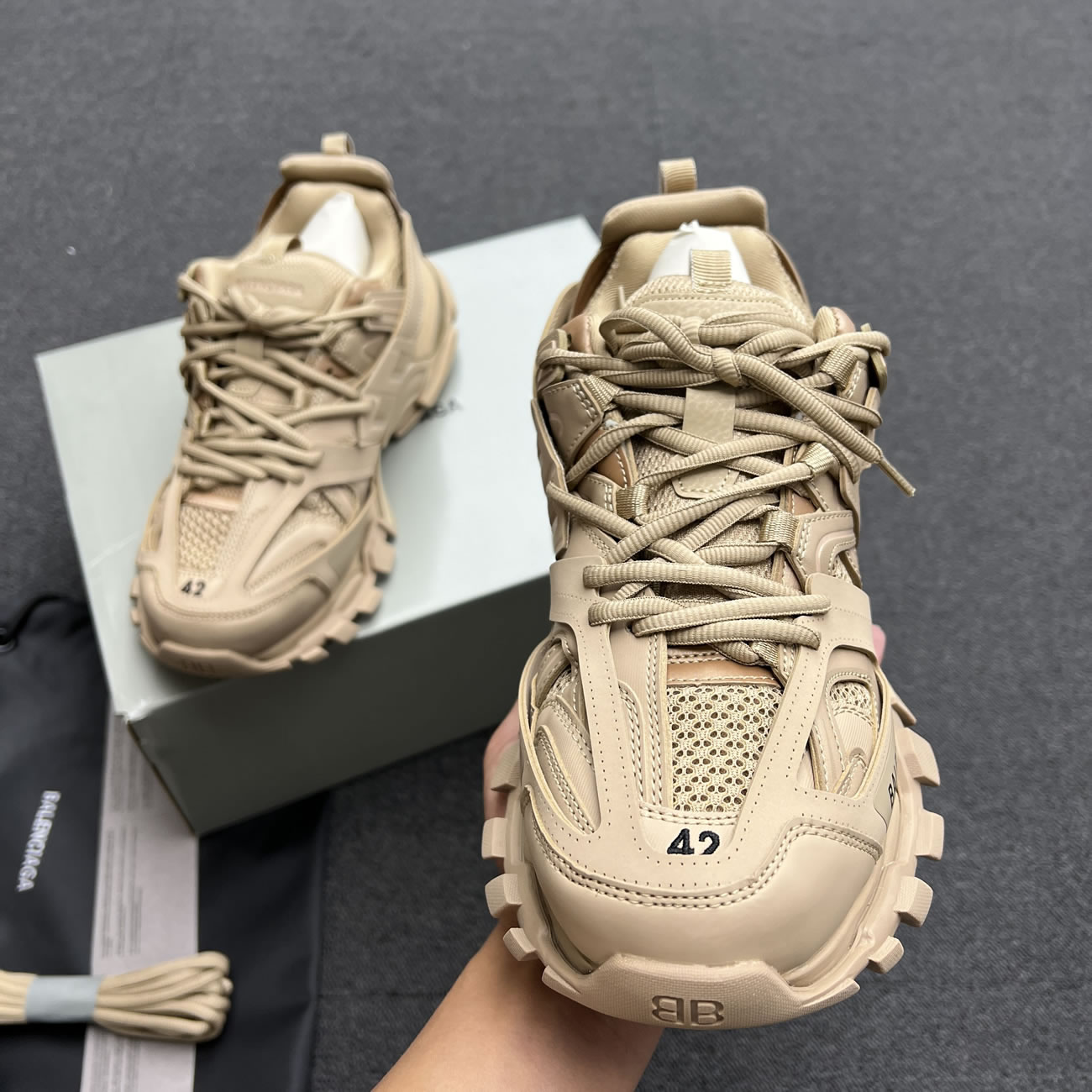 Balenciaga Track Beige W 542436w2la19870 (6) - newkick.cc