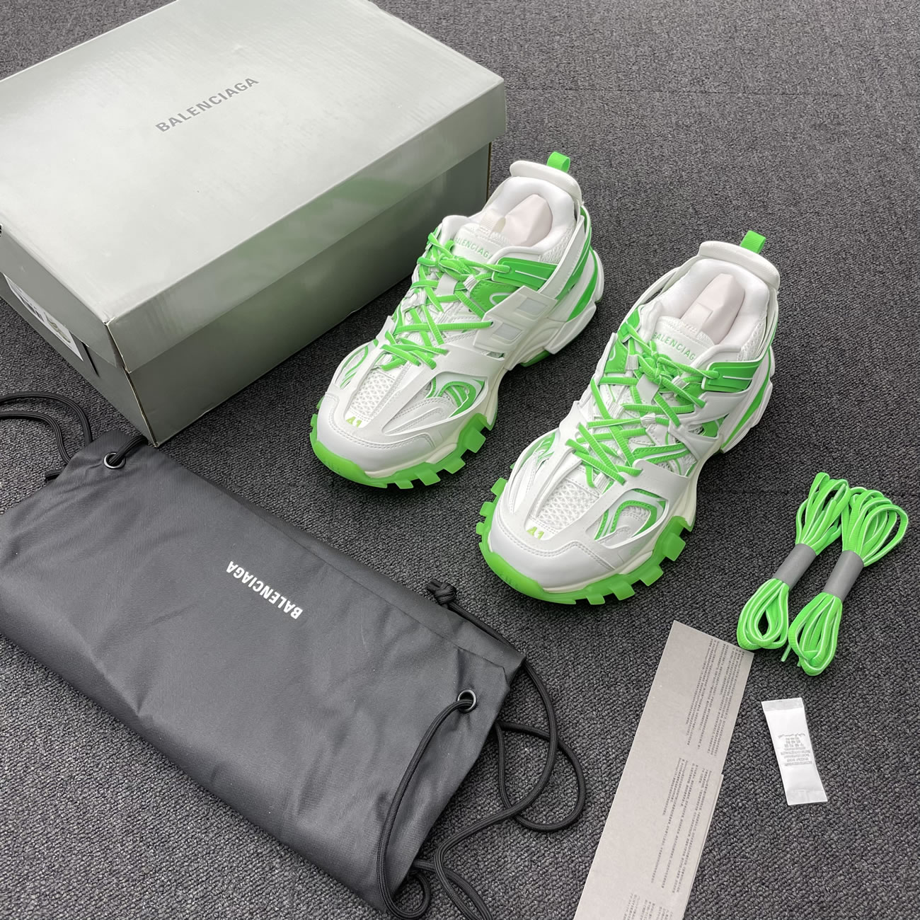 Balenciaga Track Led Sneaker 542436w3rl19035 (5) - newkick.cc