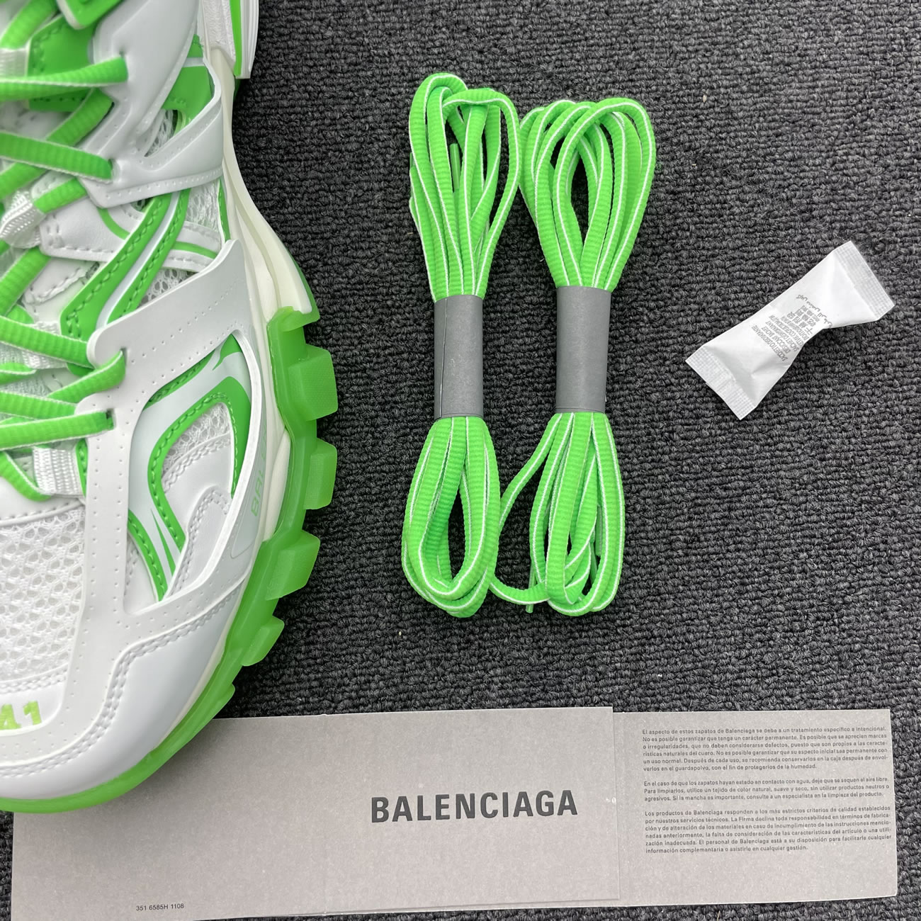 Balenciaga Track Led Sneaker 542436w3rl19035 (8) - newkick.cc