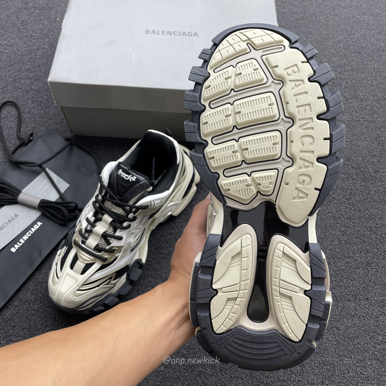 Balenciaga Track.2 Beige Black 568614w2gn38071 (11) - newkick.cc