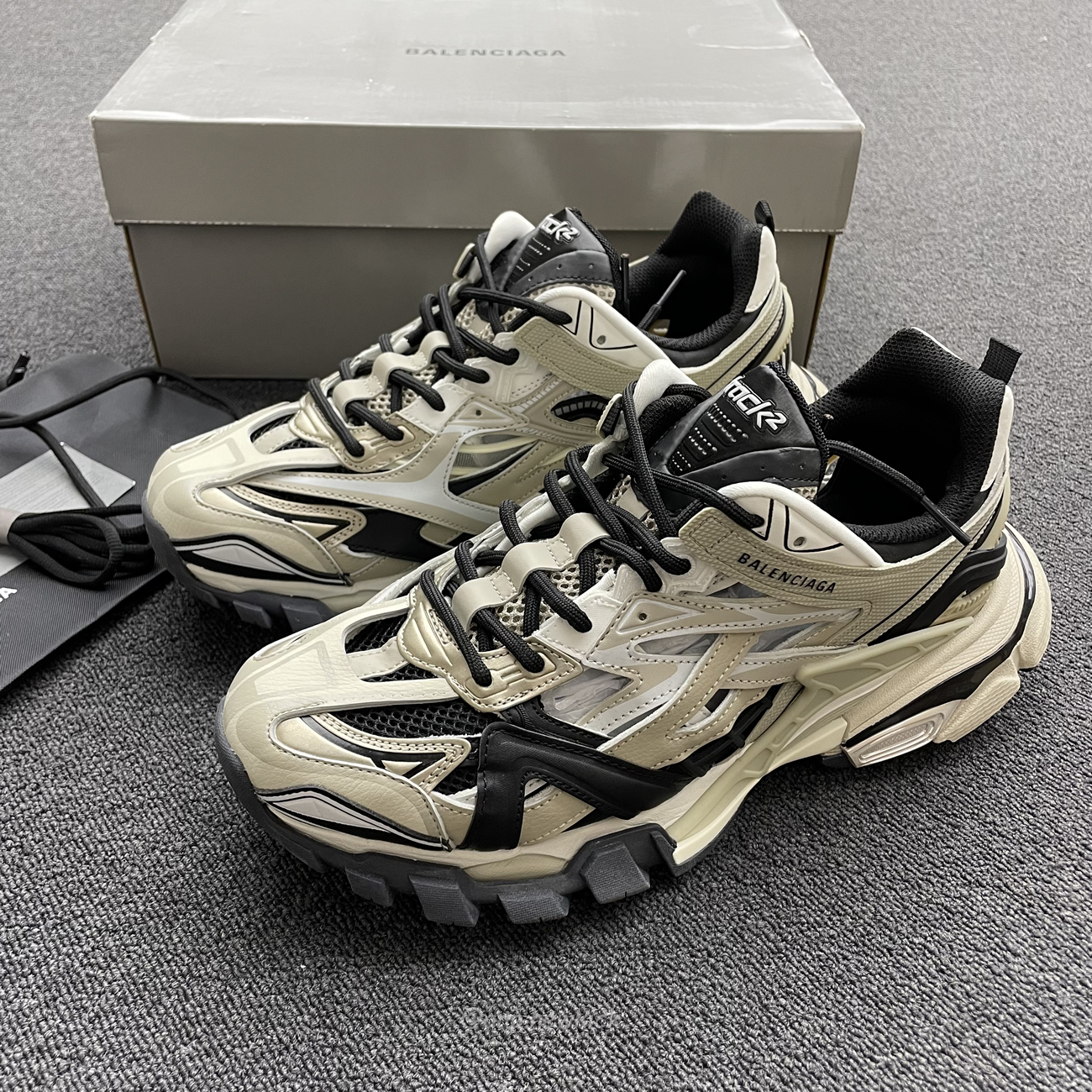 Balenciaga Track.2 Beige Black 568614w2gn38071 (14) - newkick.cc