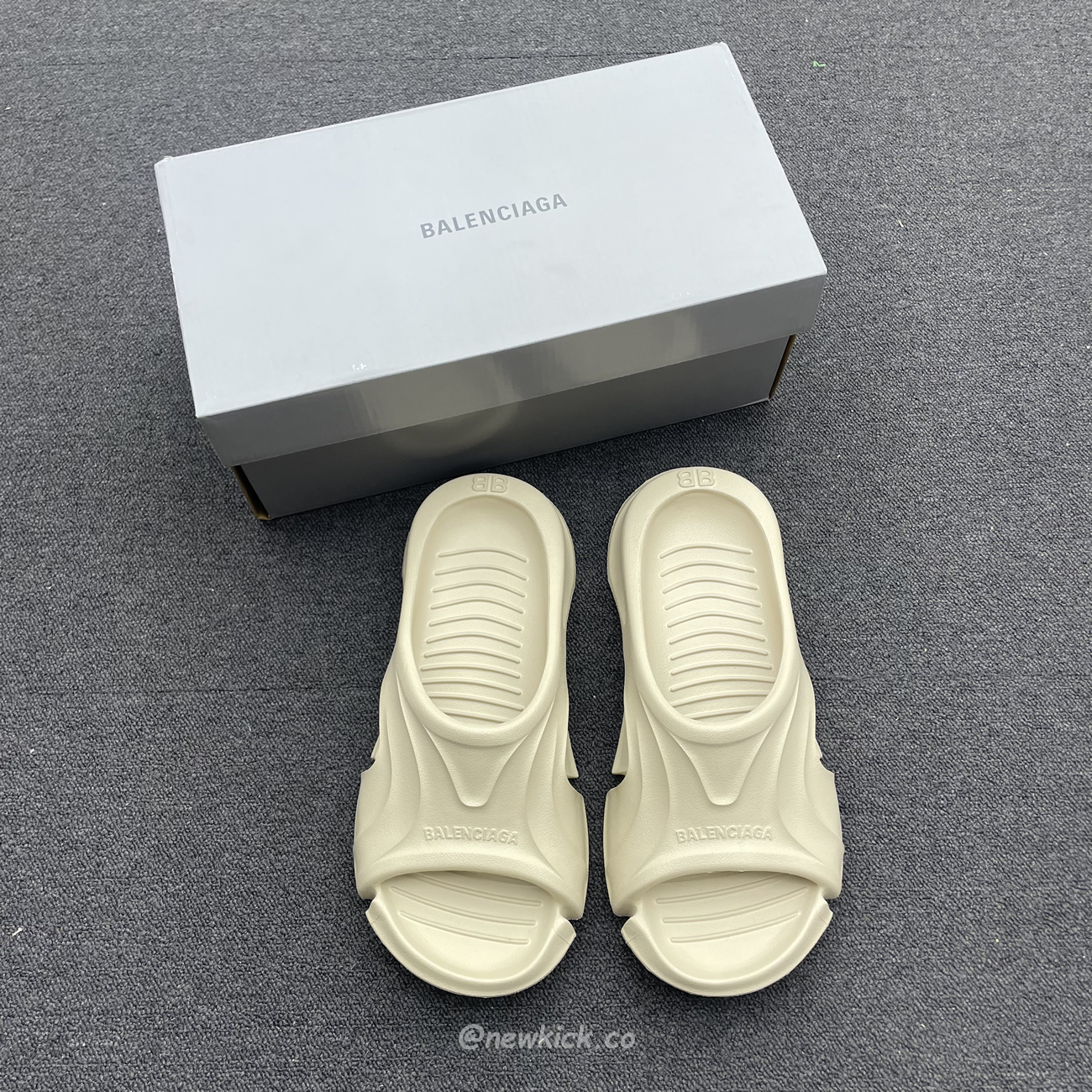 Balenciaga Mold Slide Sandal Black Beige 653874w3ce21000 (11) - newkick.cc