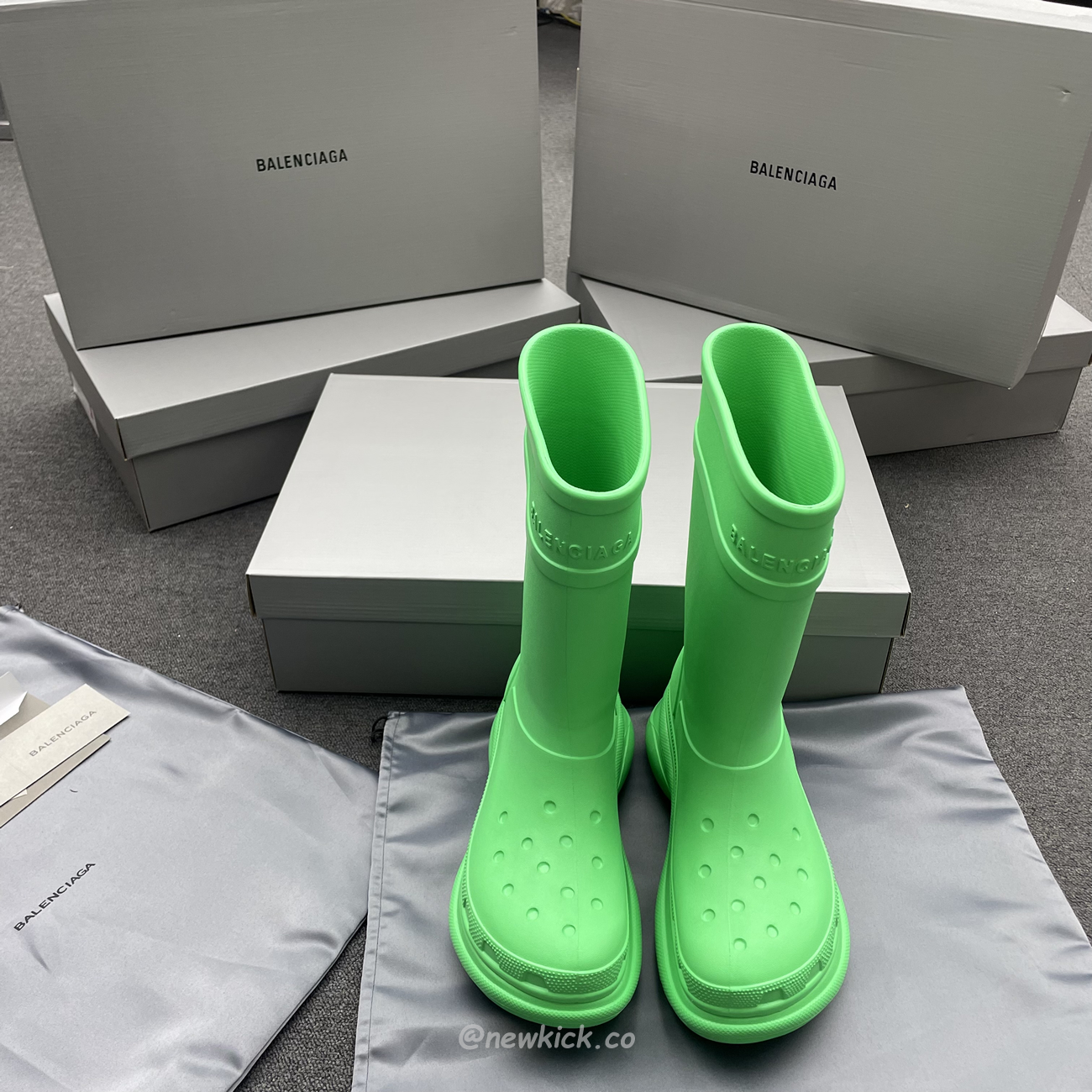 Balenciaga X Crocs Boot Black White Green Bright Pink Beige Rubber 677388w1s8e1000 (11) - newkick.cc