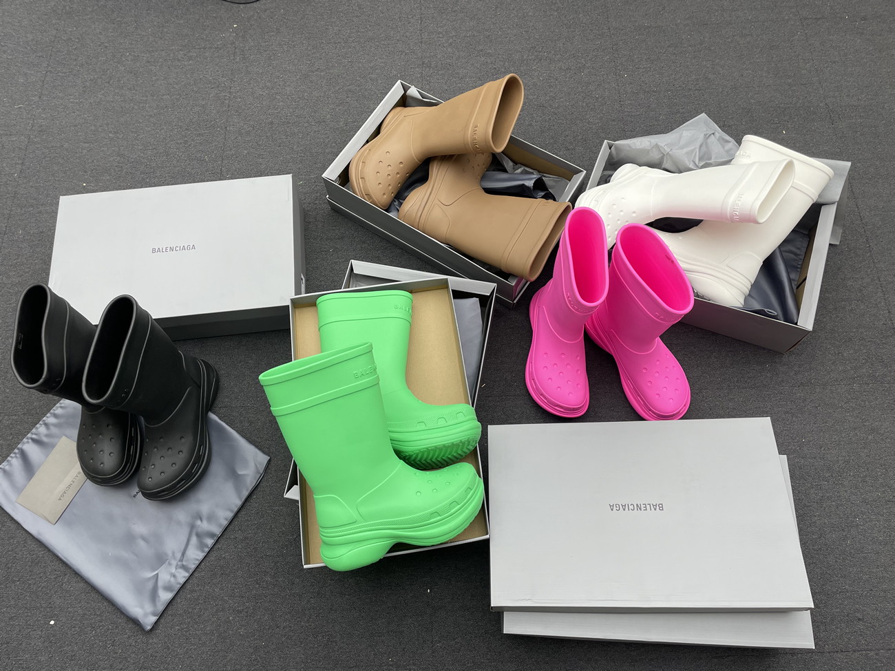 Balenciaga X Crocs Boot Black White Green Bright Pink Beige Rubber 677388w1s8e1000 (13) - newkick.cc