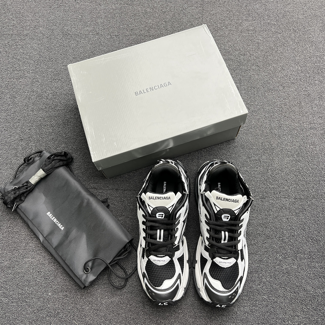 Balenciaga Runner White Black White 677403w3rb29010 (11) - newkick.cc