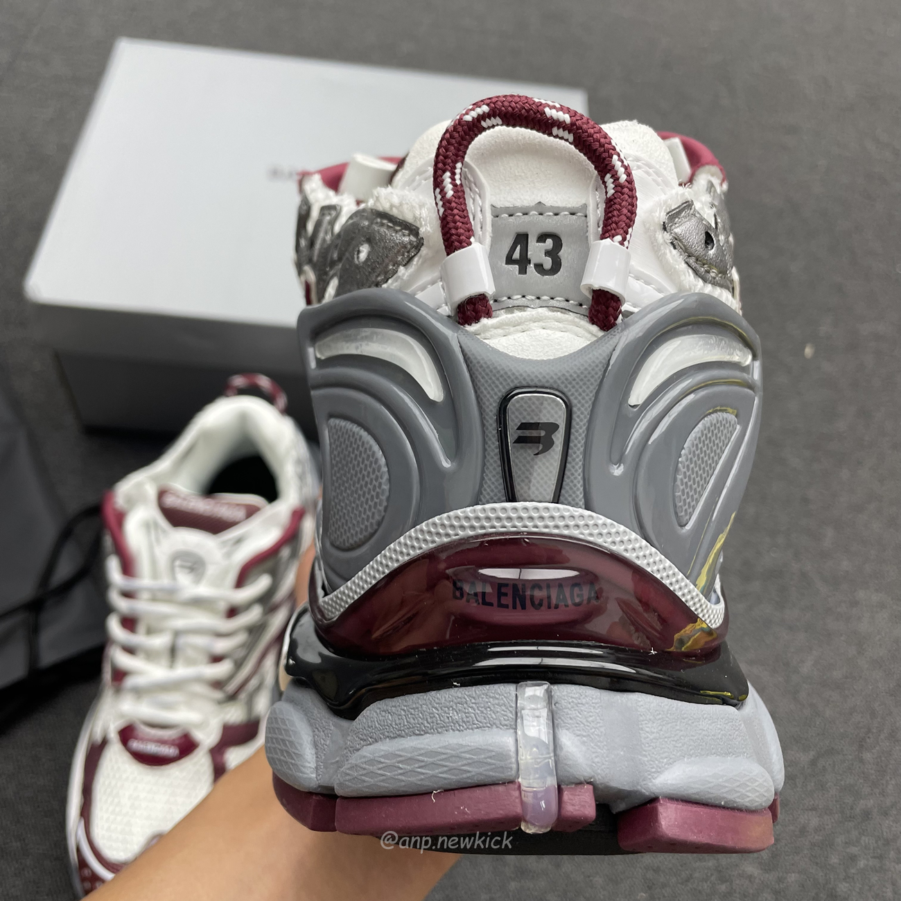 Balenciaga Runner Burgundy 677403w3rb3 (13) - newkick.cc