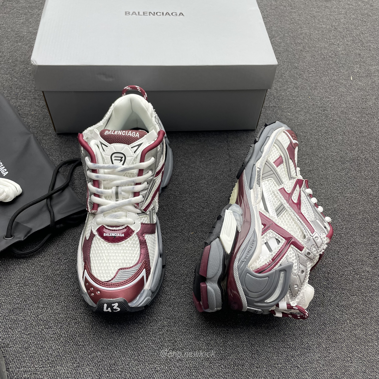 Balenciaga Runner Burgundy 677403w3rb3 (15) - newkick.cc