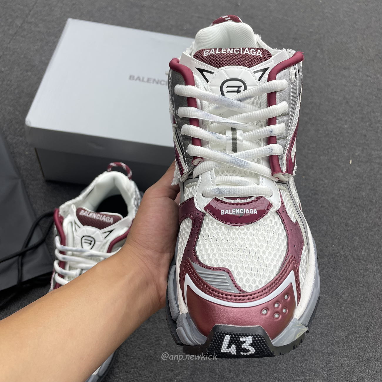 Balenciaga Runner Burgundy 677403w3rb3 (3) - newkick.cc